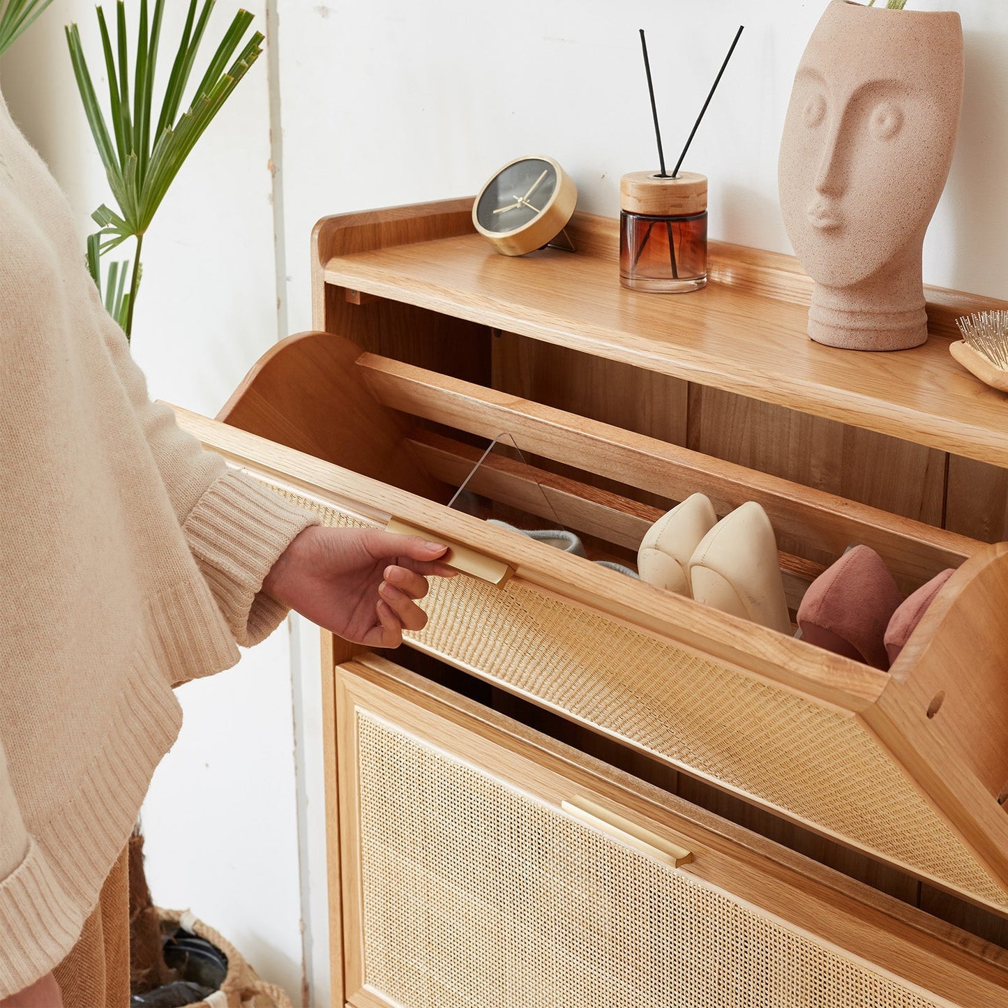 Grapple Shoe Cabinet